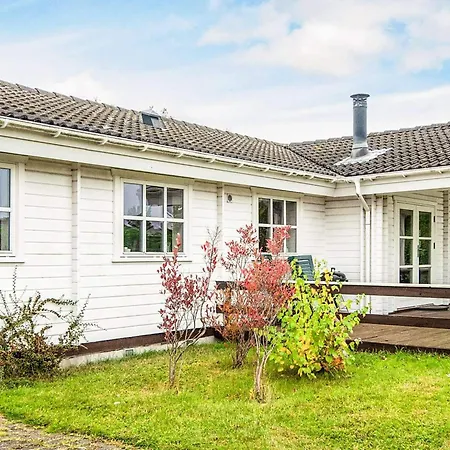 4 Star In Vakantiehuis Egå