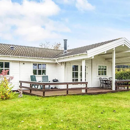 4 Star In Vakantiehuis Egå